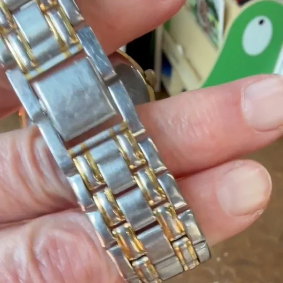 Swiss Military Mens Watch Model 5422 White Dial Date Stainless Steel - Picture 7 of 7